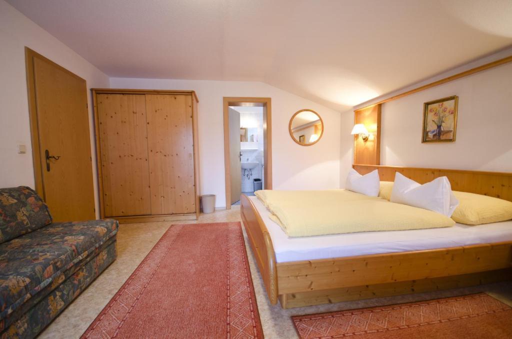 Apart-Pension Wasserfall Neustift im Stubaital Zimmer foto